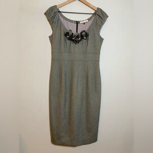 REBECCA TAYLOR Lined Fitted Flower Dress Gray Size 8 Sheath knee length